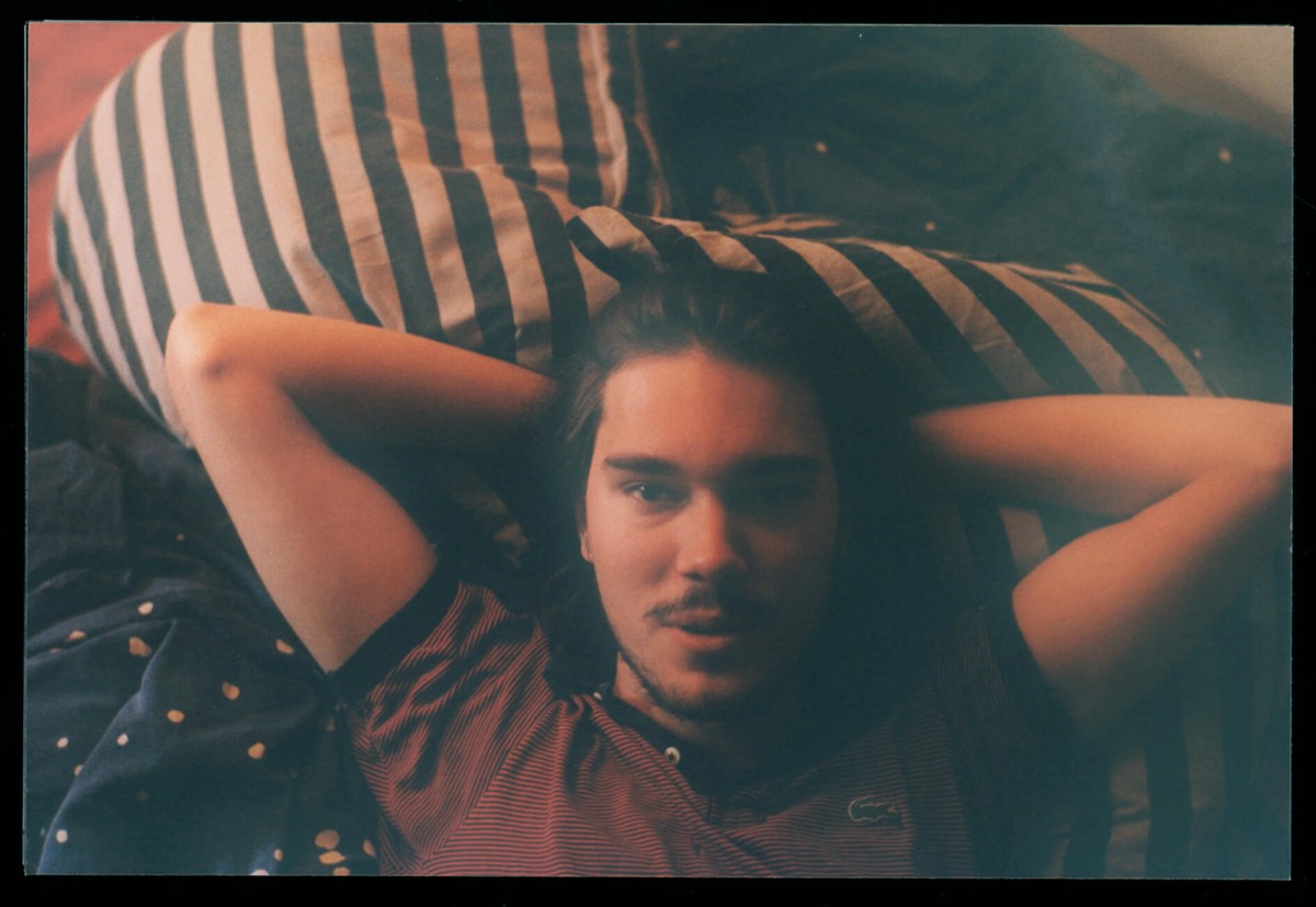 vicente-dans-sa-chambre-2010